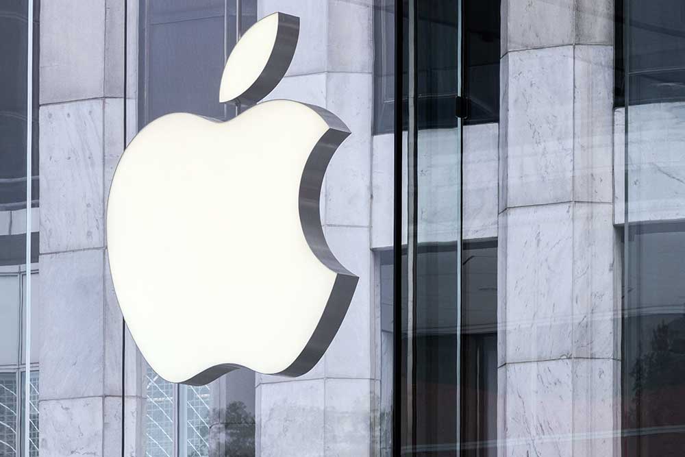 Rosan Minta Apple Investasi Rp15 T di RI